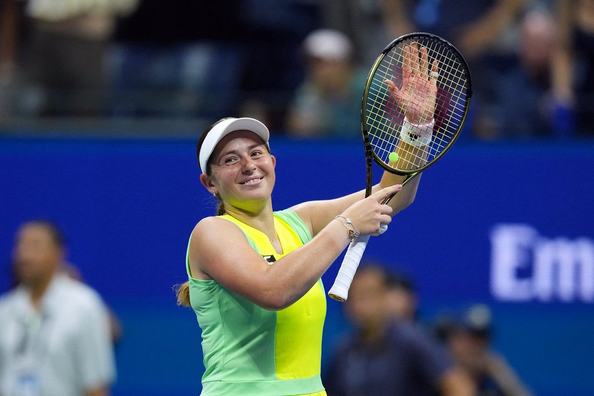 Ostapenko storms to victory in Dubai for 5th career title