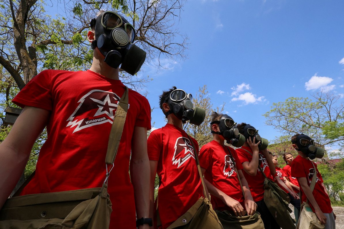 Jauniešu militārā apmācība okupētajā Krimas pussalā