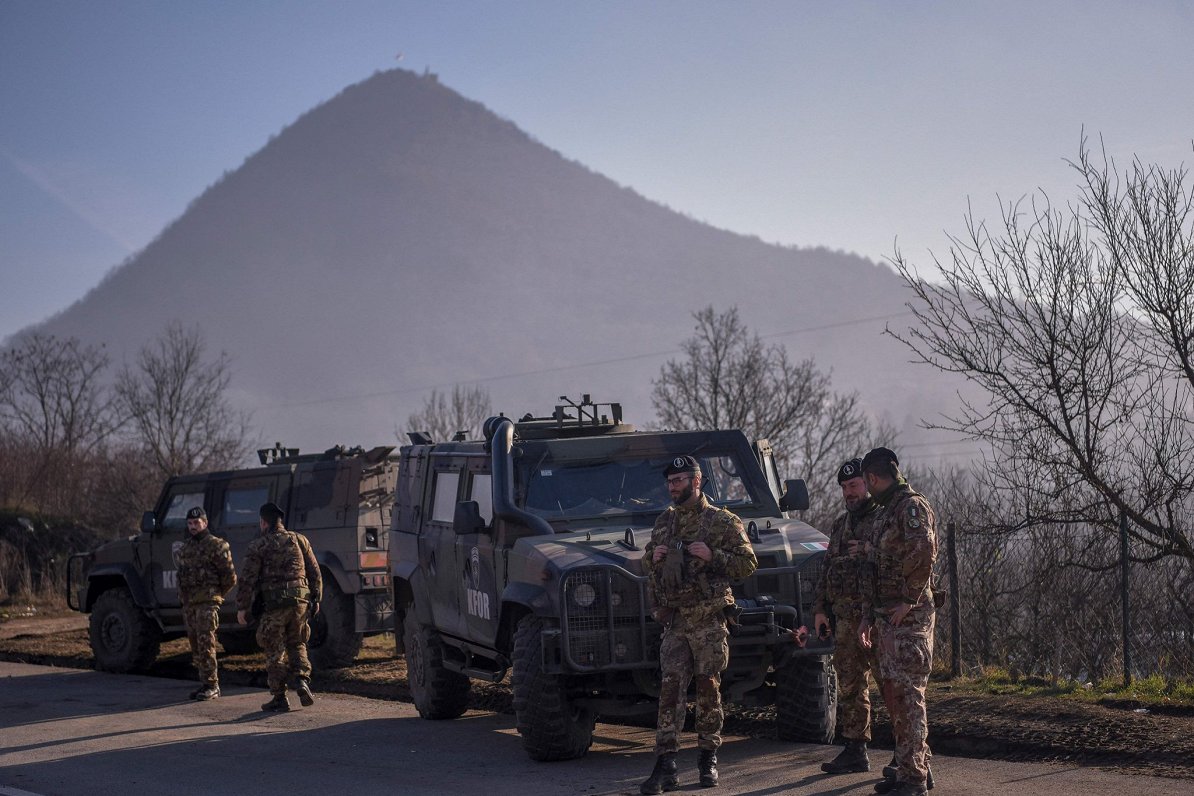 NATO karavīri Kosovā