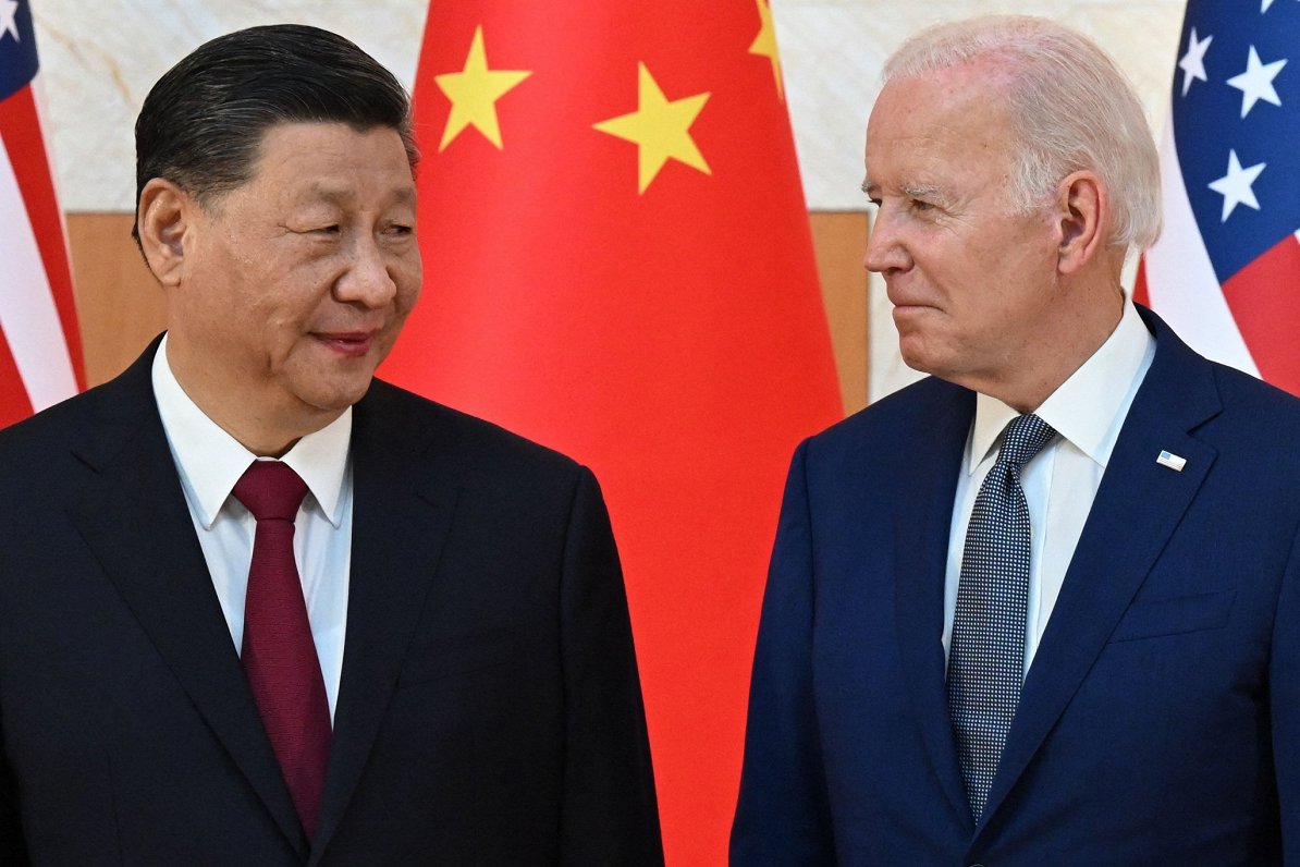 Ķīnas līderis Sji Dzjiņpins un ASV prezidents Džo Baidens