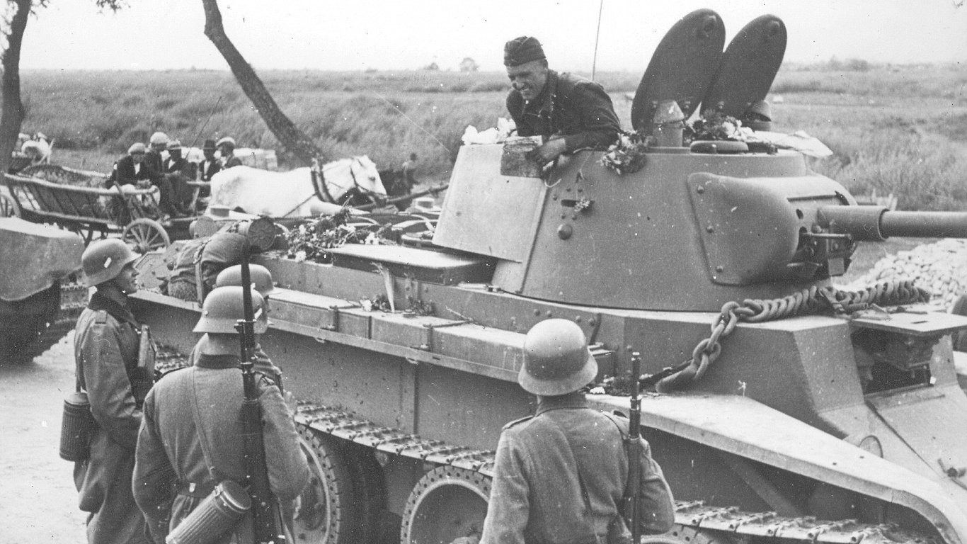 ● Niemiecki i radziecki patrol na lini demarkacyjnej. 1939●Германский и советский патрули на демарка...