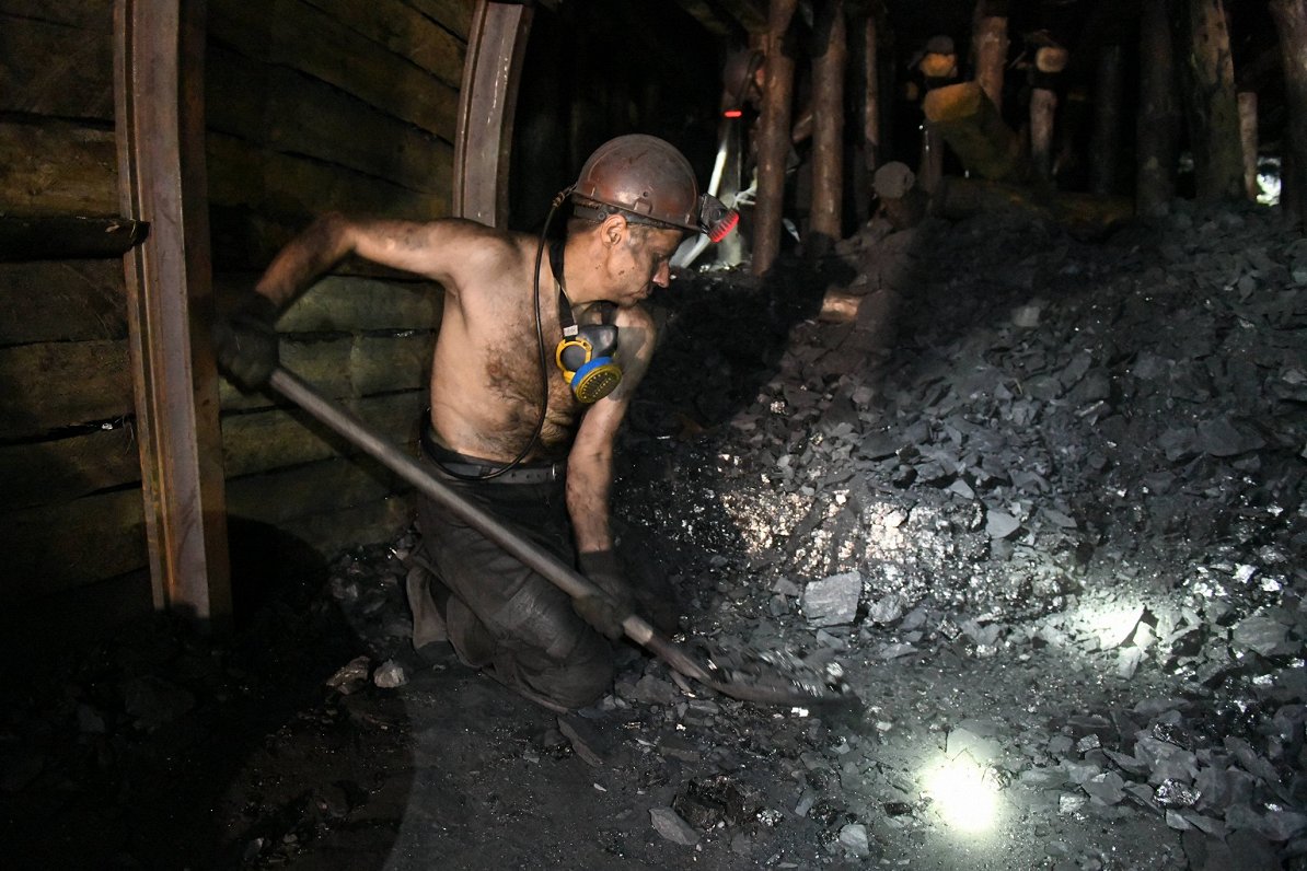 Ilustratīvs attēls: Ogļrači pagaidu okupētajā Doneckas apgabalā Ukrainā