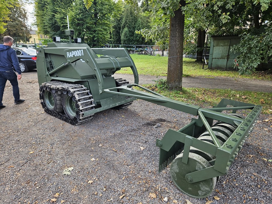 Atmīnēšanas robots Ukrainas armijai