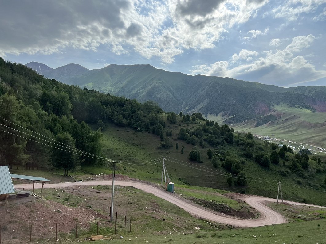 Tjanšana kalnu masīvs Kirgizstānā