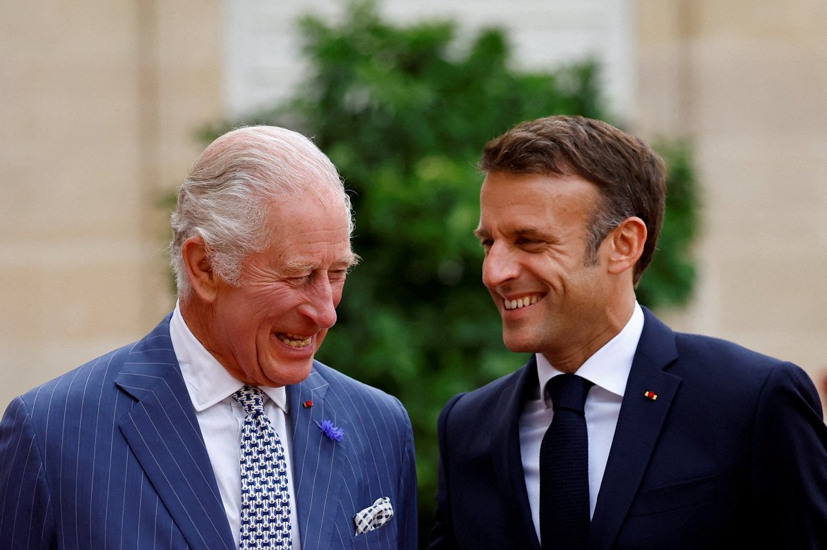 Lielbritānijas karalis Čārlzs III ieradies vizītē Francijā un ticies ar prezidentu Emanuelu Makronu