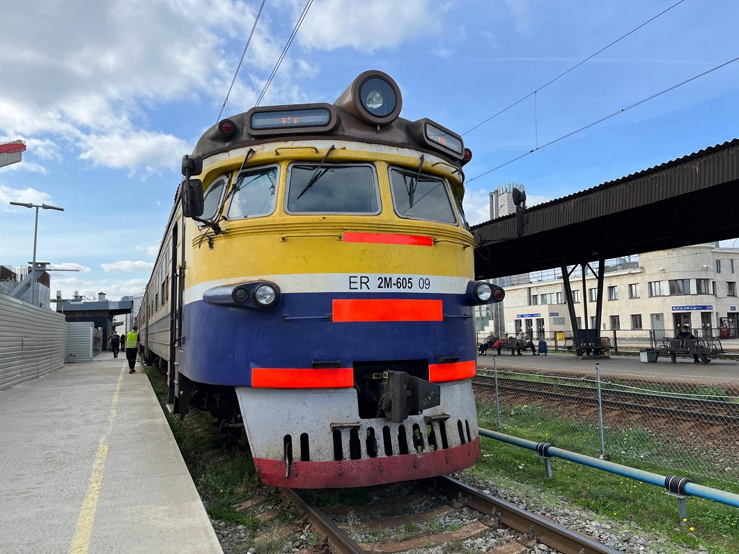 57 gadus vecs vilciens dodas pēdējā ceļojumā Latvijā / Raksts