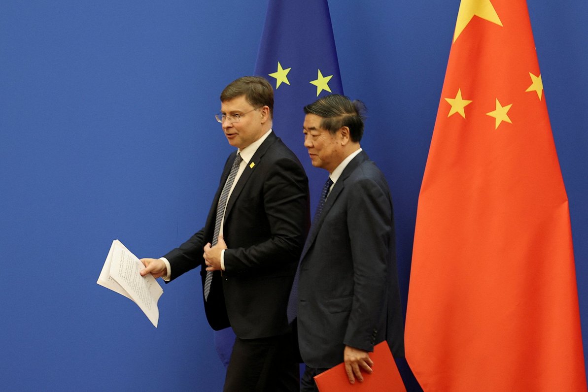 EK viceprezidents Valdis Dombrovskis vizītē Ķīnā