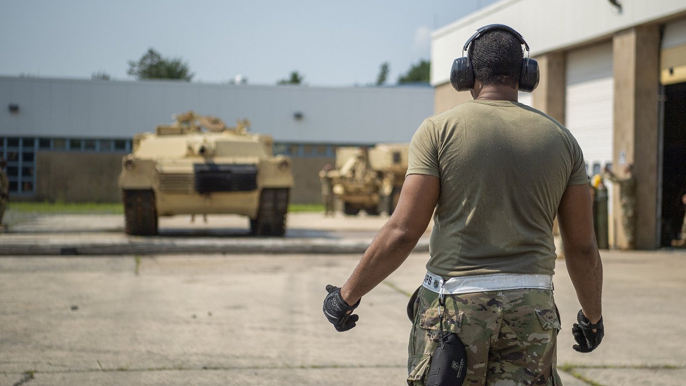 Учения c танками Abrams. США, база Макгайр-Дикс-Лейкхерст, Нью-Джерси, 16.07.2021.