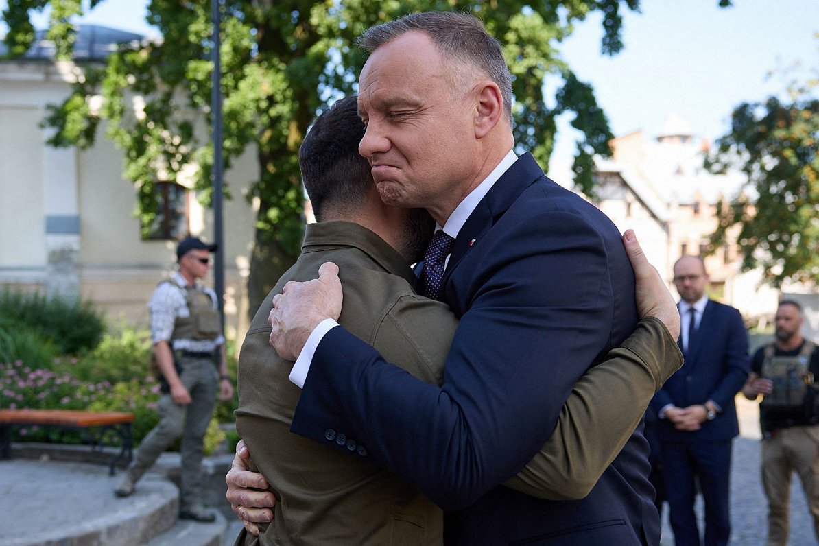 Polijas prezidents Andžejs Duda tiekas ar Ukrainas prezidentu Volodimiru Zelenski, 2023. gada jūlijā