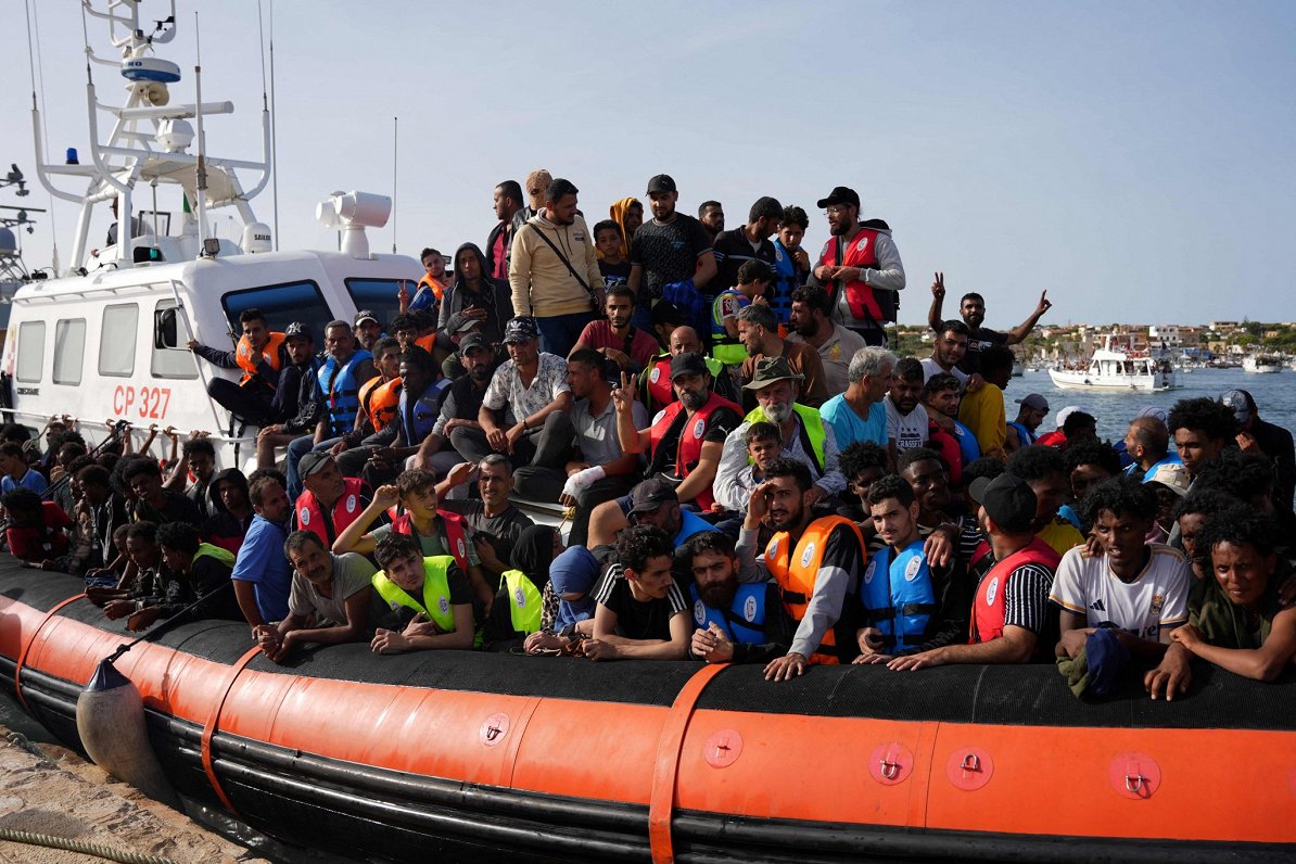 Migranti ieradušies Lampedūzas salā Itālijā