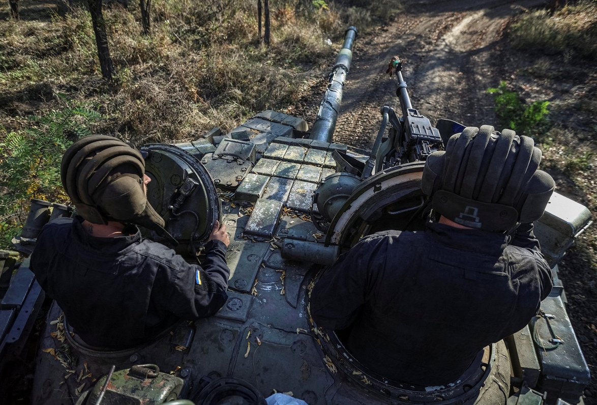 Ukrainas armijas tankisti Doneckas reģionā