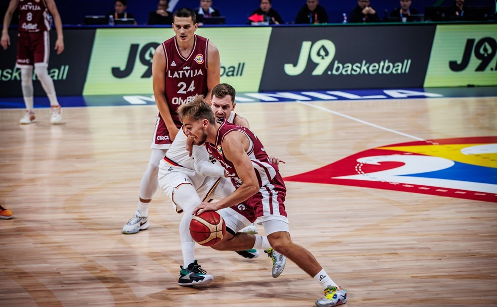 Сборная Латвии по баскетболу в четвертьфинале ЧМ уступила Германии