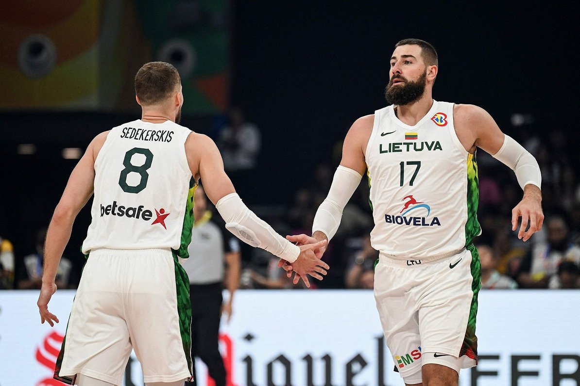 Сборная Литвы обыграла Словению на чемпионате мира по баскетболу и сыграет с Латвией за 5-е место