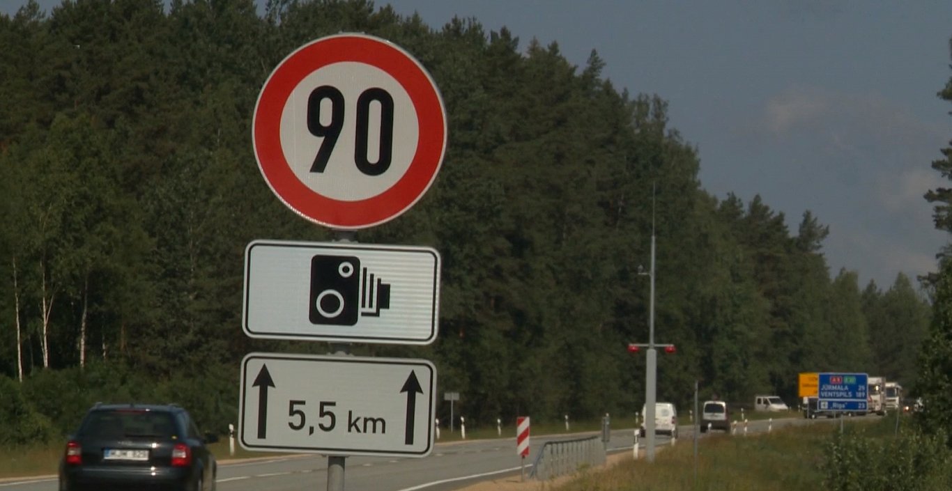 Uz Jelgavas, Liepājas un Ventspils šosejas sāks darboties vidējā ātruma kontroles posmi