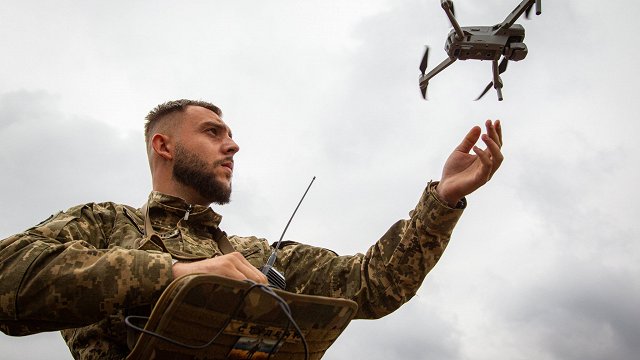 Ukraina attīsta bezpilota lidaparātu armiju, apmācīti 10 000 dronu pilotu