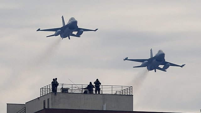 Ministre: Nīderlande nākamgad piegādās F-16 iznīcinātājus Ukrainai
