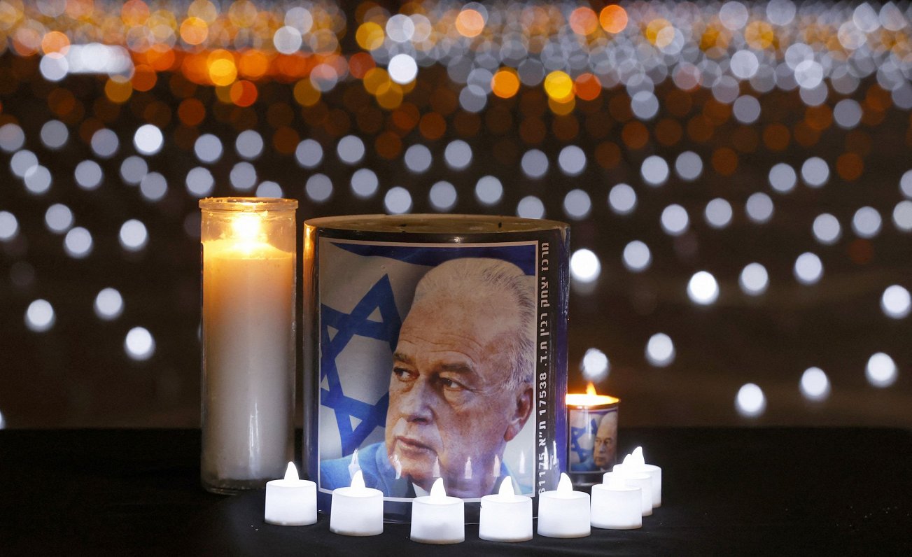 Izraēlā piemin nogalinātā premjera Ichāka Rabīna nāves gadadienu