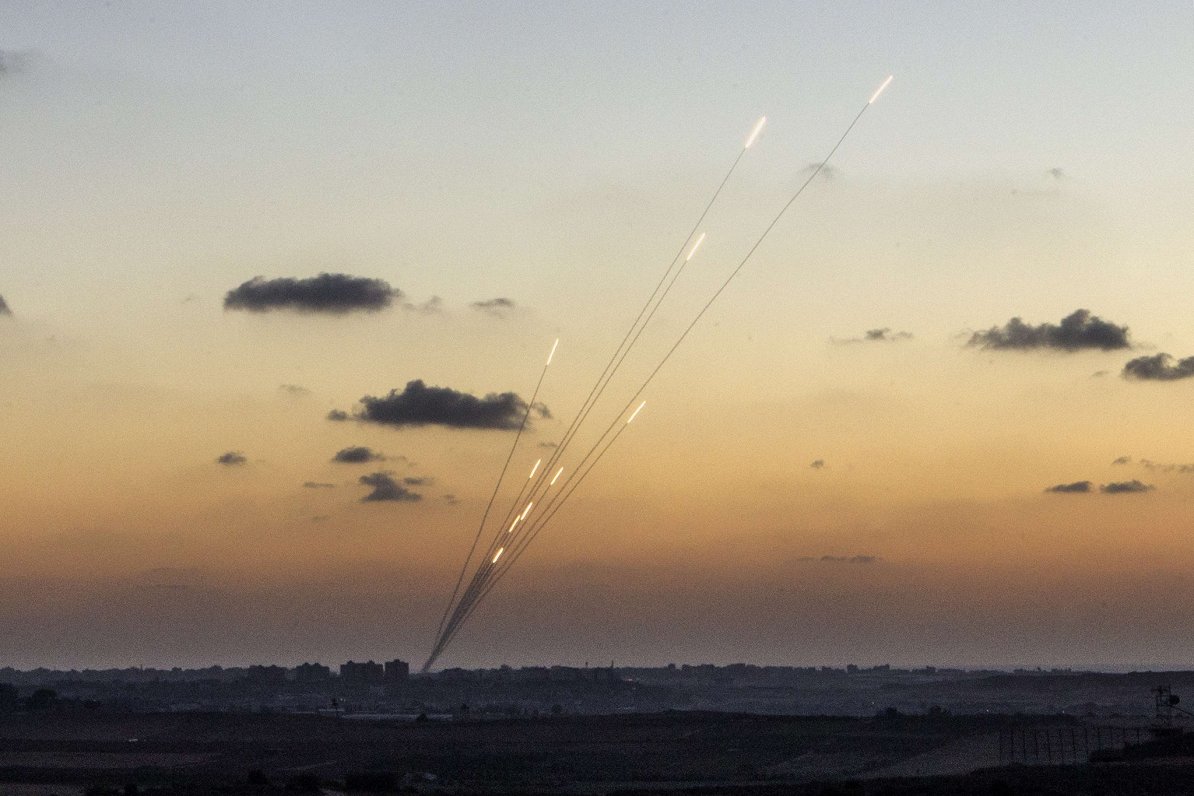Ilustratīvs attēls: raķetes, kas izšautas no Gazas joslas uz Izraēlu