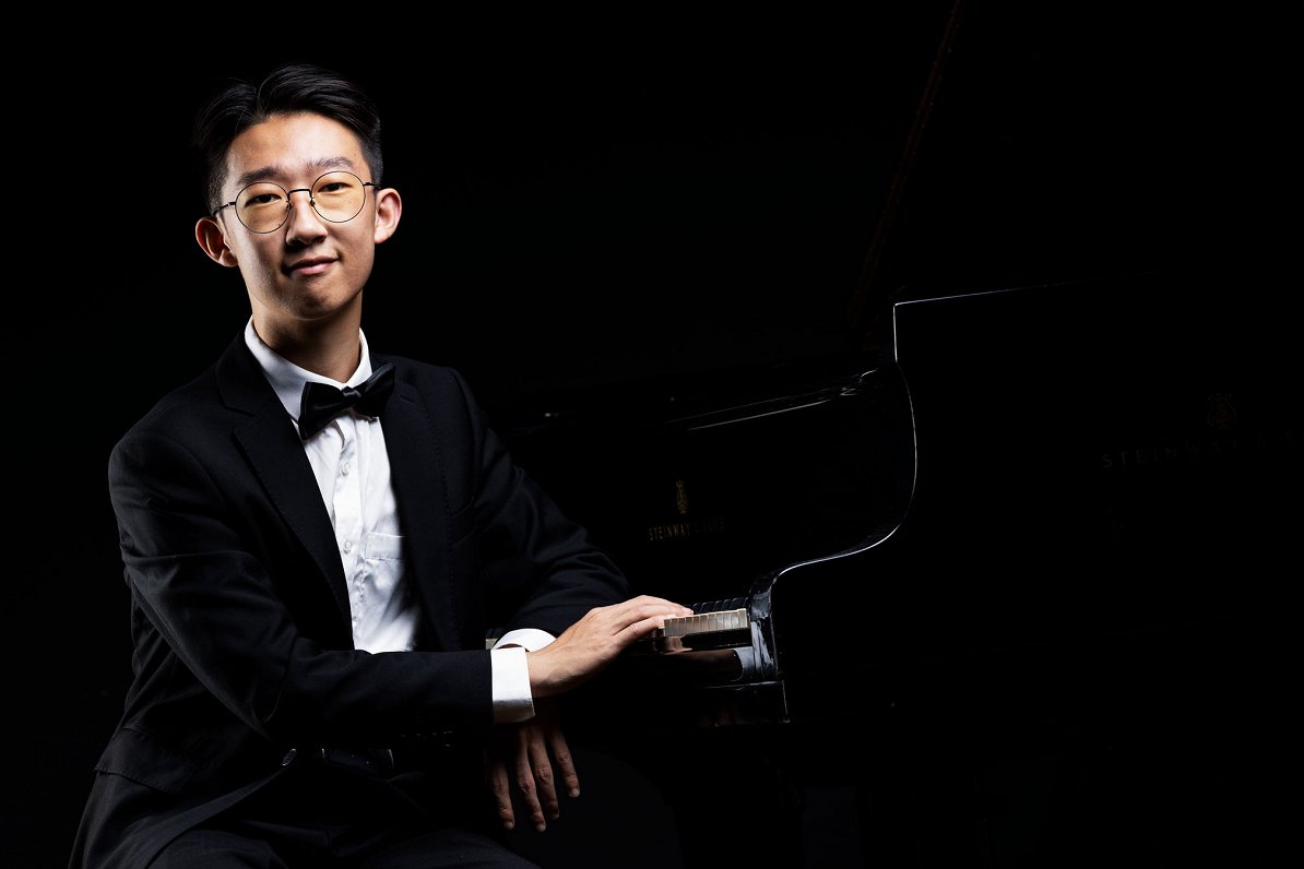 Ķīniešu pianists Hailongs Žangs