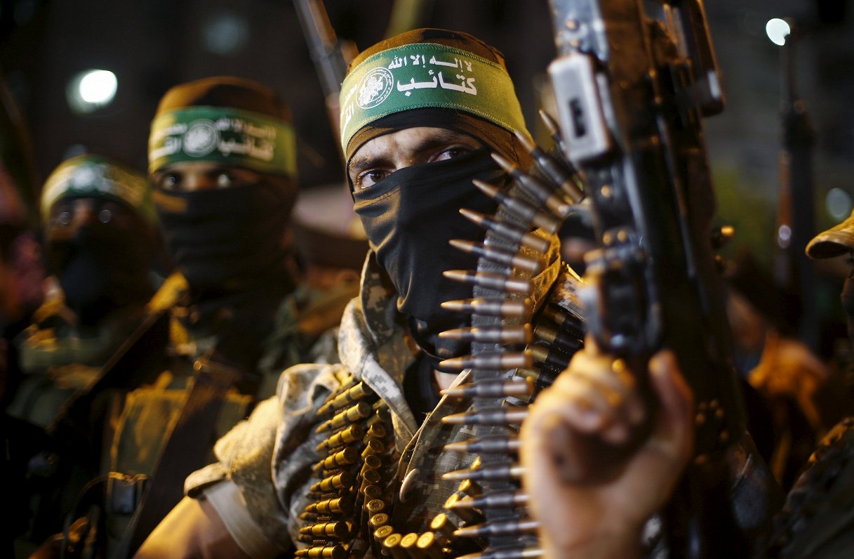 Ilustratīvs attēls: &quot;Hamas&quot; kaujinieki pret Izraēlu vērsta mītiņa laikā Gazas joslā