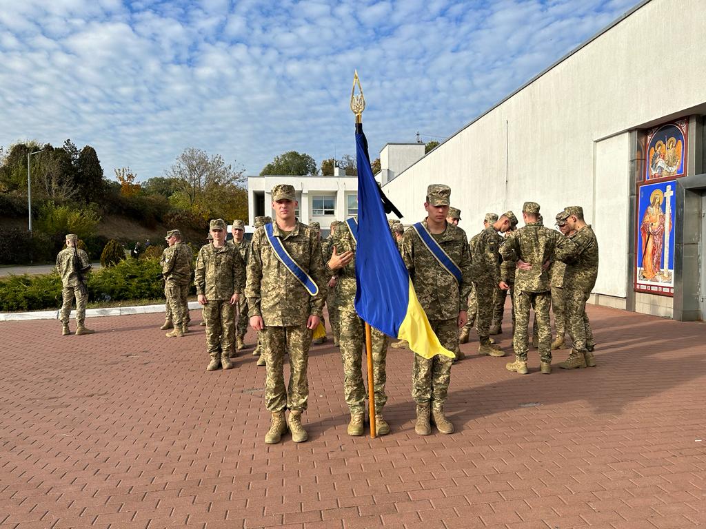 Militārā ceremonijā Ukrainā izvada latviešu kritušo