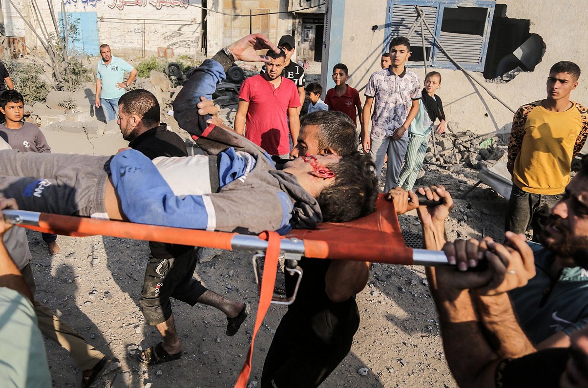 Gazas joslas iedzīvotāji sniedz palīdzību Izraēlas uzlidojumos cietušajiem civiliedzīvotājiem