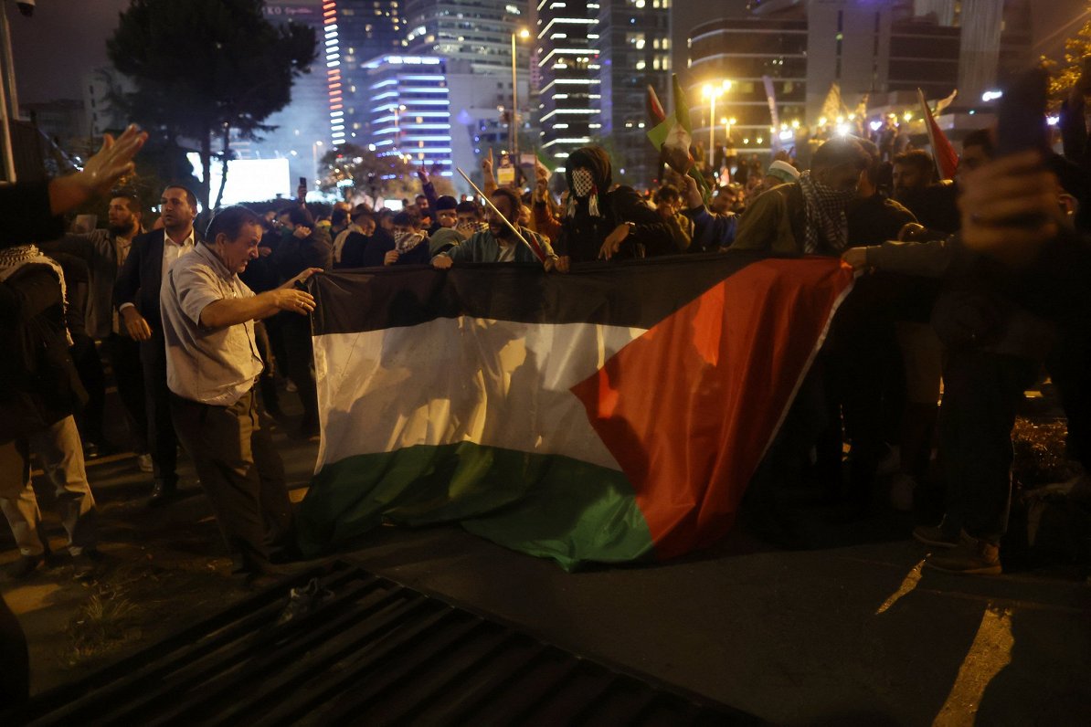 Protesta akcija Palestīnas atbalstam Stambulā, Turcijā