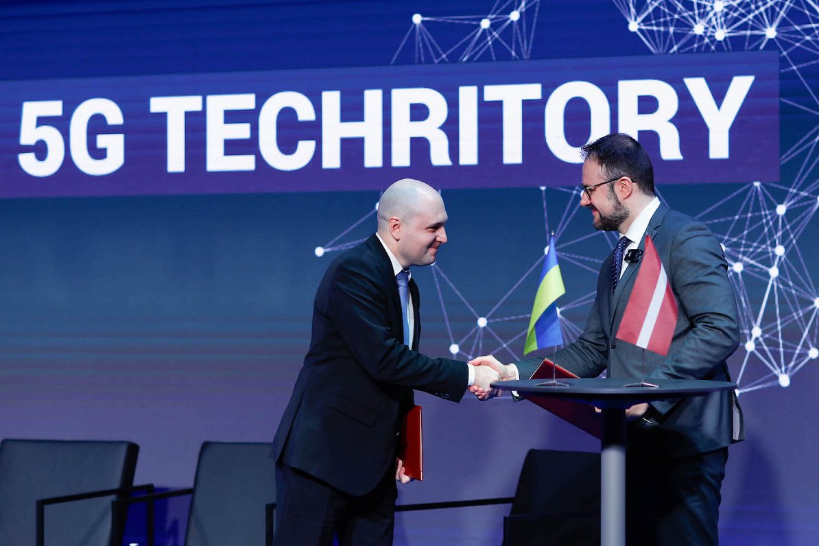 Latvija palīdzēs atjaunot Ukrainas IKT infrastruktūru / Raksts