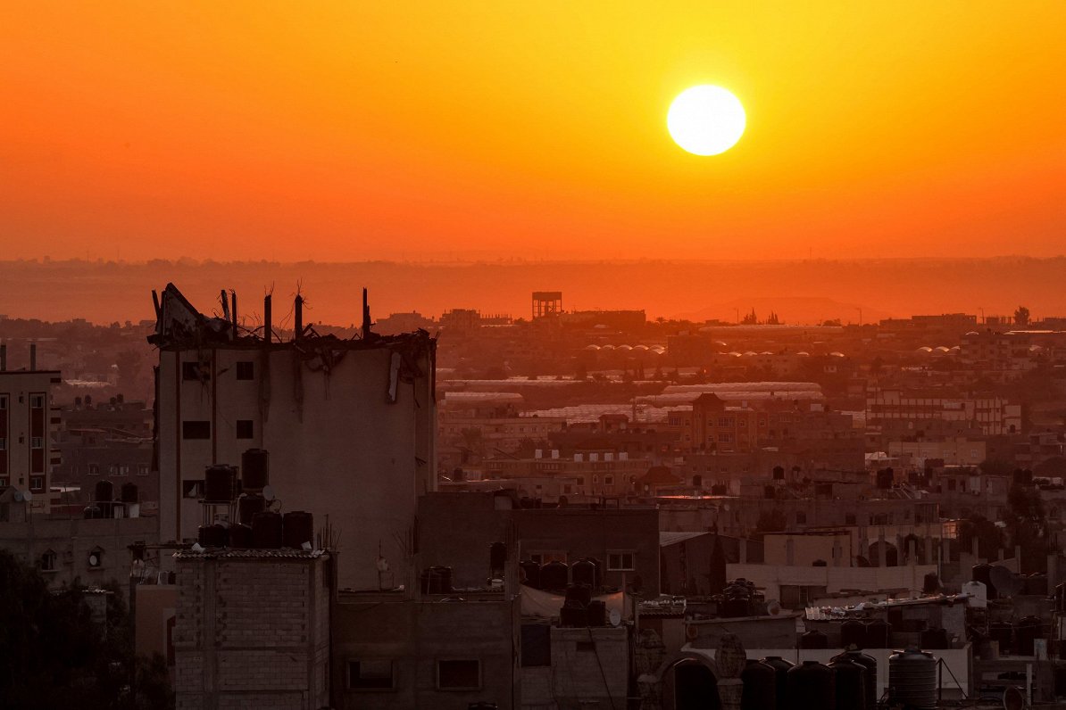 Saullēkts Gazas joslas dienvidos.