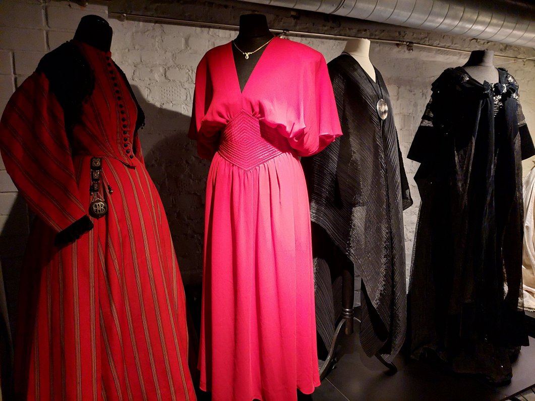 Izstāde &quot;Melns, balts, sarkans&quot; Modes muzejā