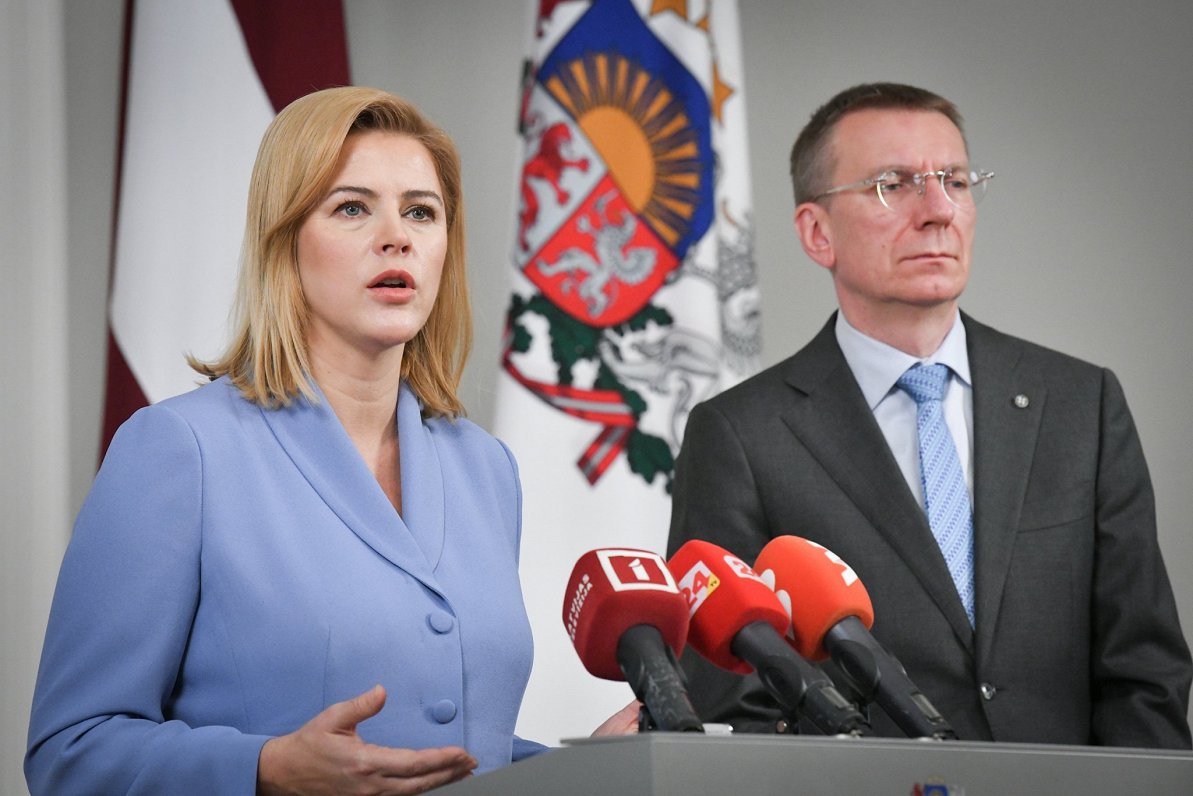 Valsts prezidents Edgars Rinkēvičs tiekas ar premjerministri Eviku Siliņu.