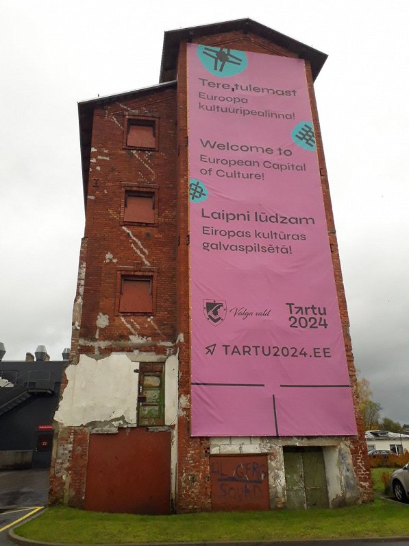 “Tartu 2024” plakāts Valgā, pie Latvijas robežas