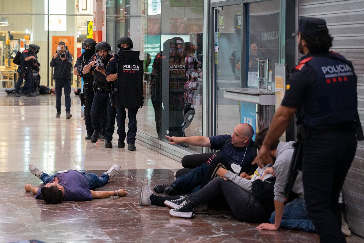 Teroristu uzbrukuma simulācija Barselonā
