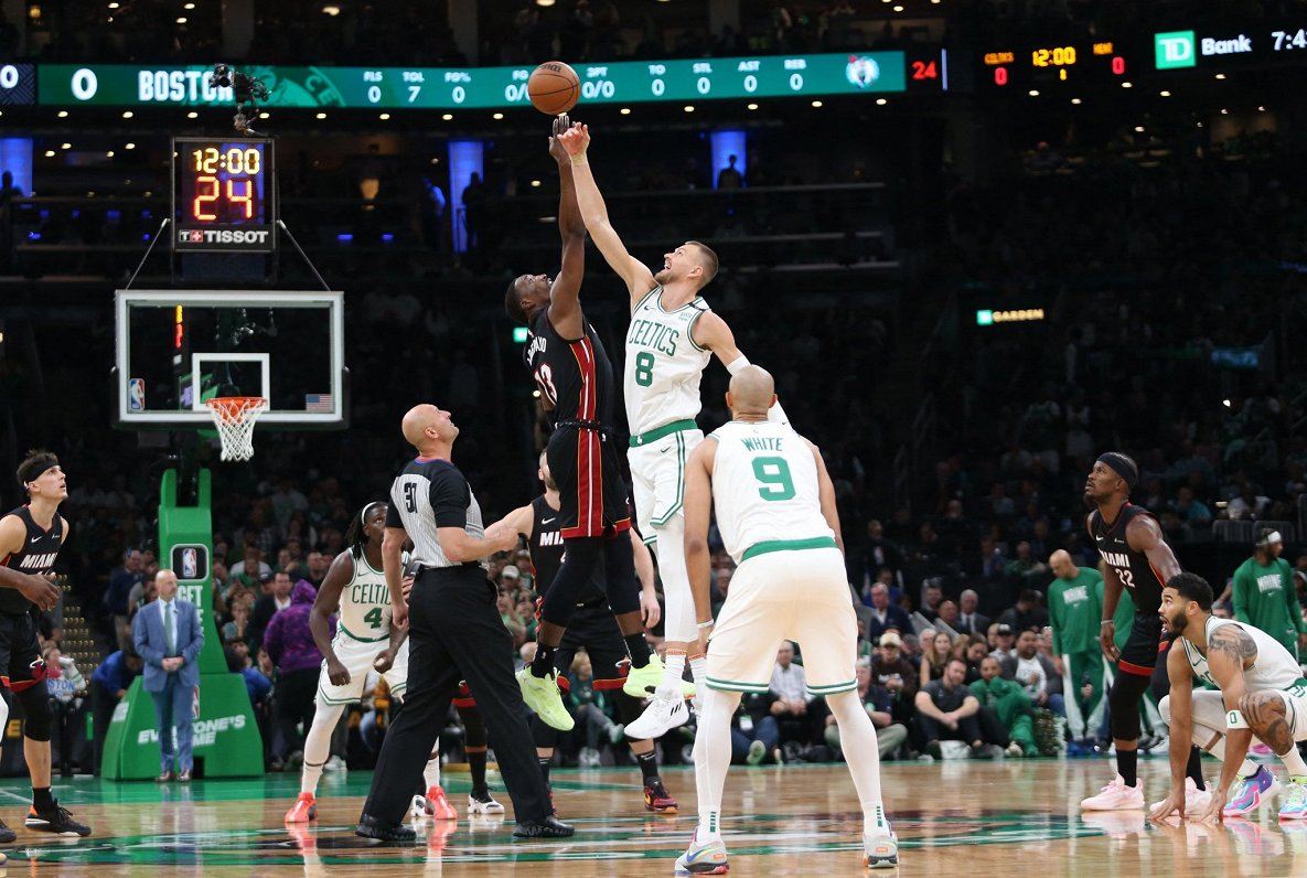 Porziņģim 17 punkti «Celtics» uzvarētā NBA mačā; Bertāns arvien nespēlē