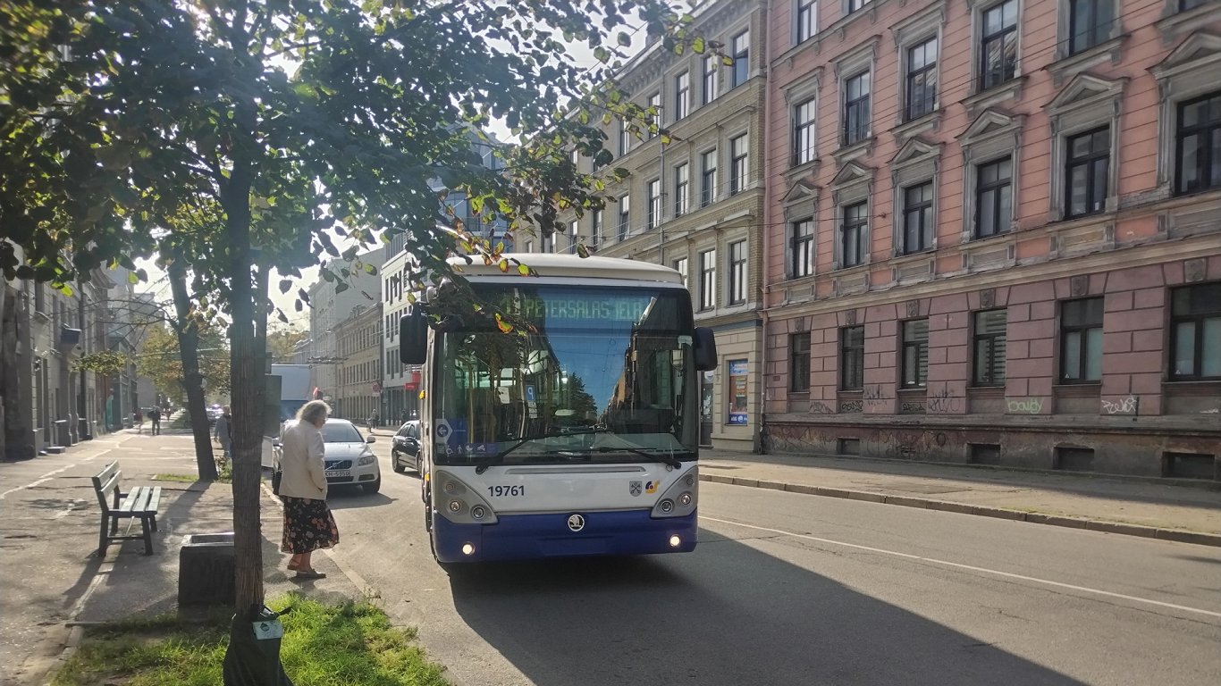 Троллейбус 1-го маршрута в Риге