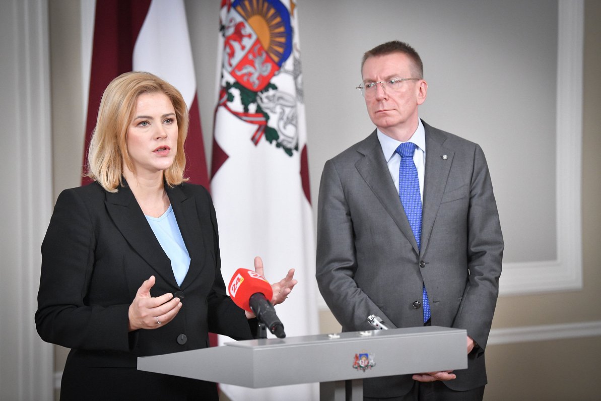 Премьер-министр Эвика Силиня и президент Эдгар Ринкевич