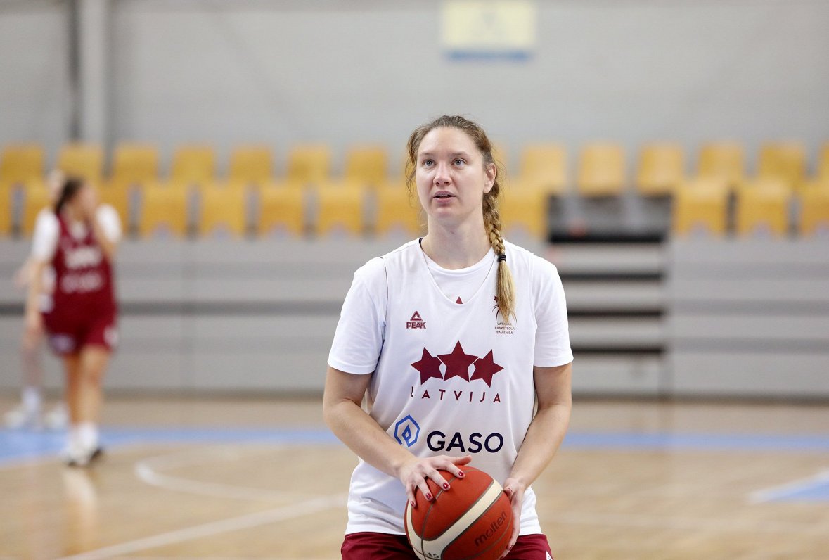 Latvijas sieviešu basketbola valstsvienība treniņā