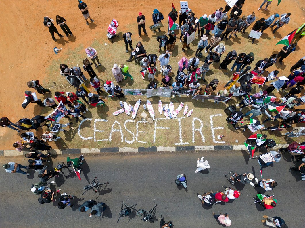 Protestētāji Dienvidāfrikā pauž atbalstu palestīniešiem