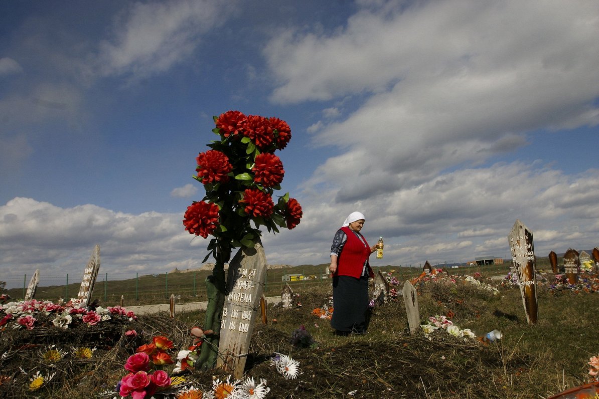 Karā nogalināto Kosovas albāņu kapsēta