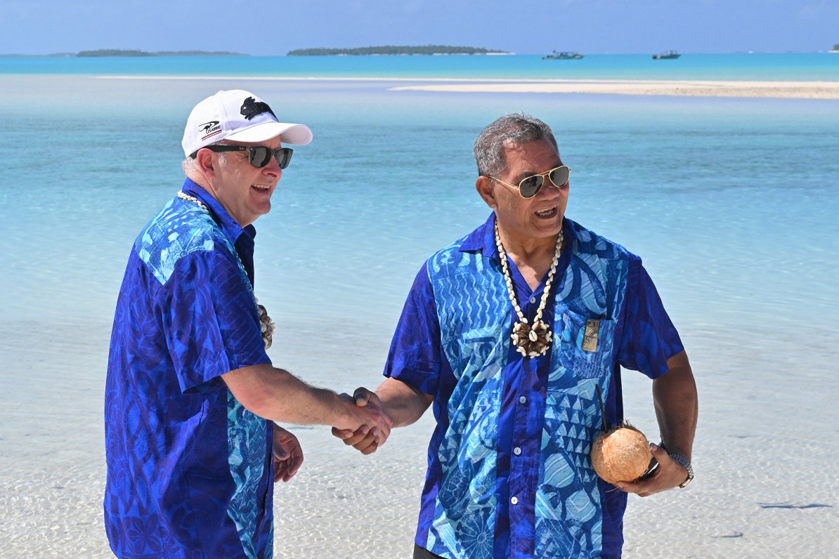 Austrālijas premjers Entonijs Albanīzs un Tuvalu salas premjers Kausea Natano
