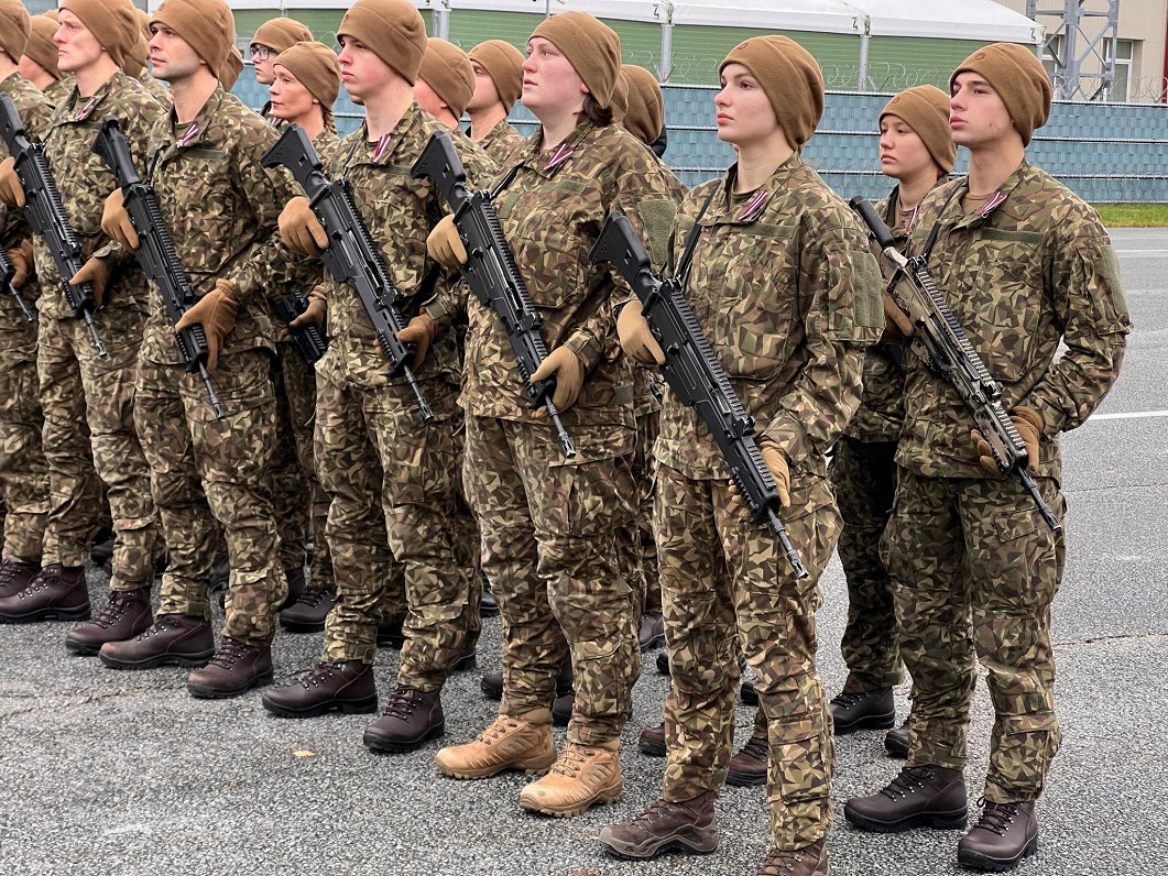 Sargāt Latviju sola 65 jaunie karavīri