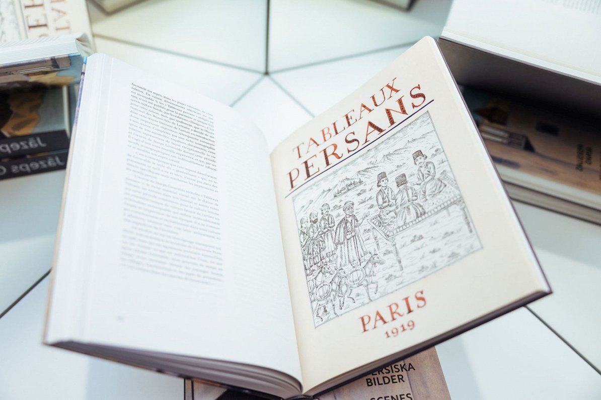 Grāmata “Persijas ainas / Tableaux Persans / Persiska Bilder / Scenes of Persia”.  Dizains: Inese Ho...