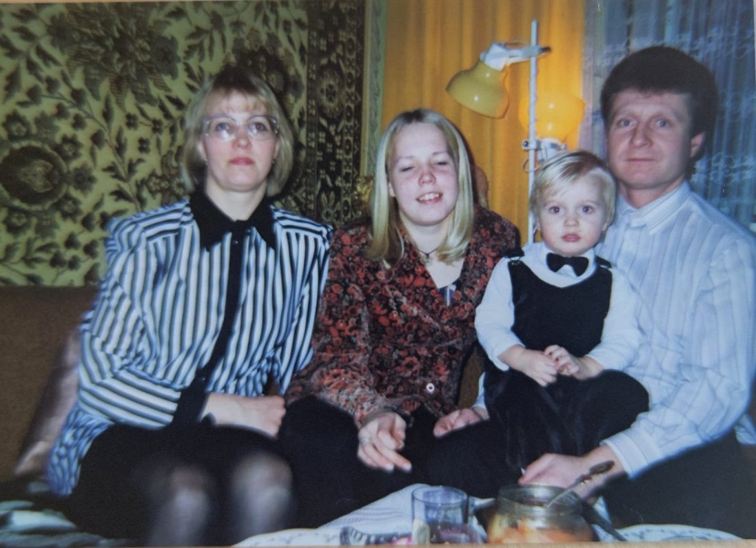 Jānis Ērglis ar ģimeni