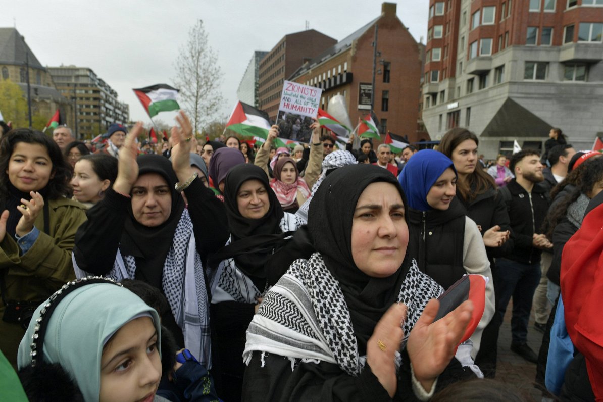 Palestīniešu atbalsta demonstrācija Nīderlandes pilsētā Roterdamā