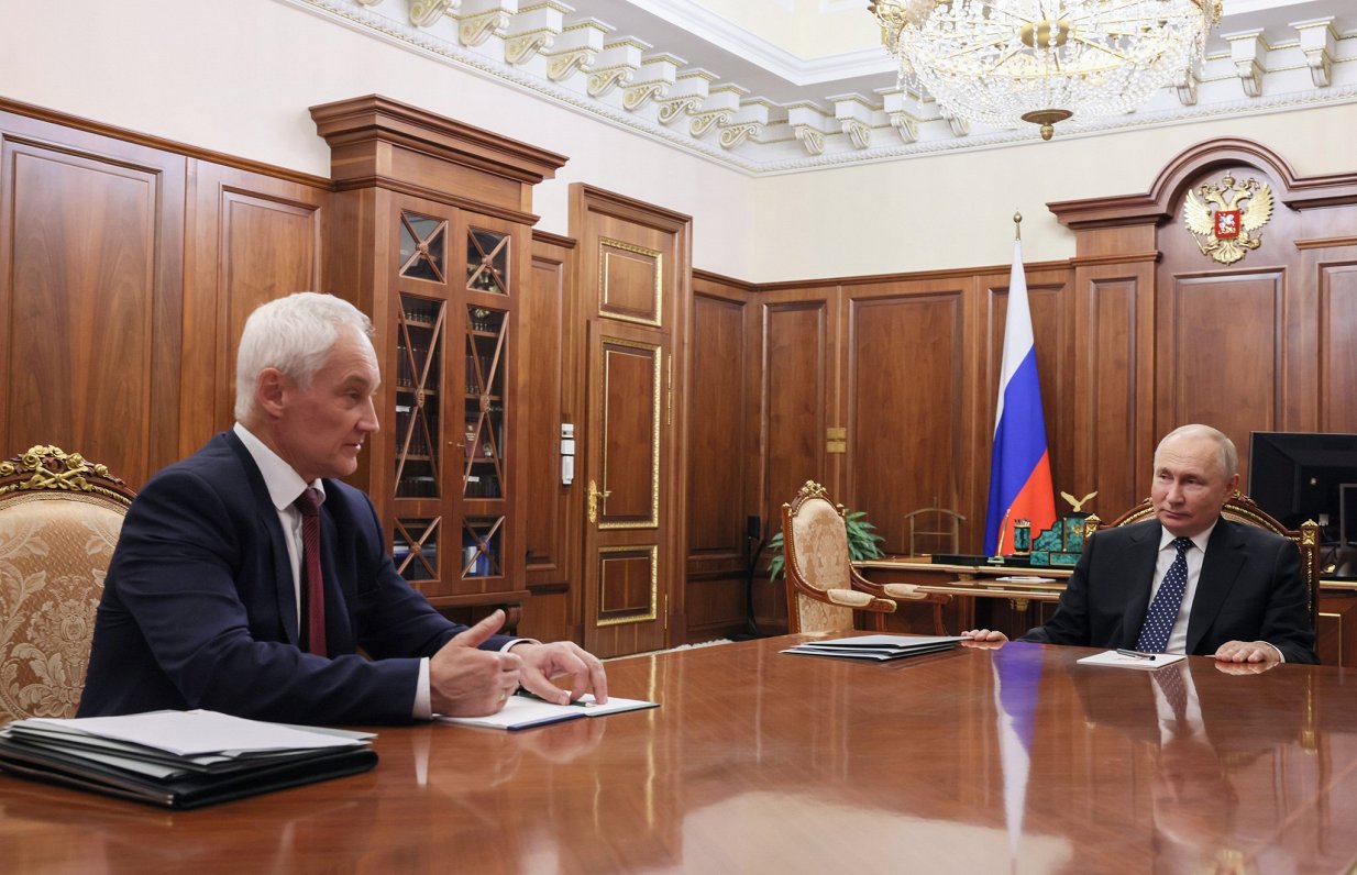 Krievijas prezidents Vladimirs Putins pieņem valdības pārstāvjus