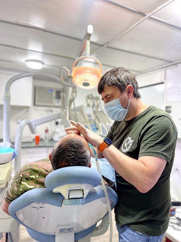 Sergejs - karavīru zobārsts