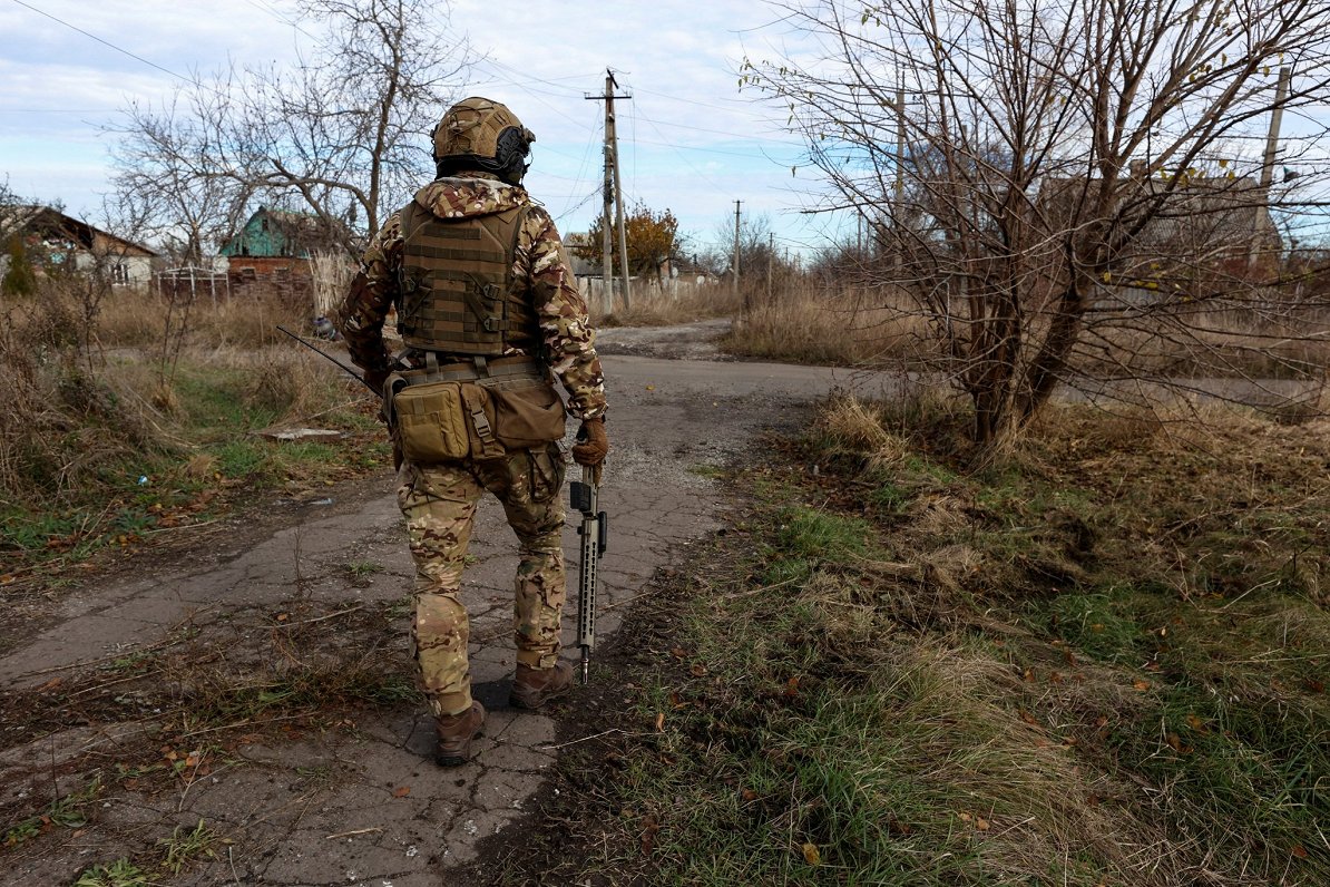 Ukrainas armijas karavīrs Avdijivkas pilsētā