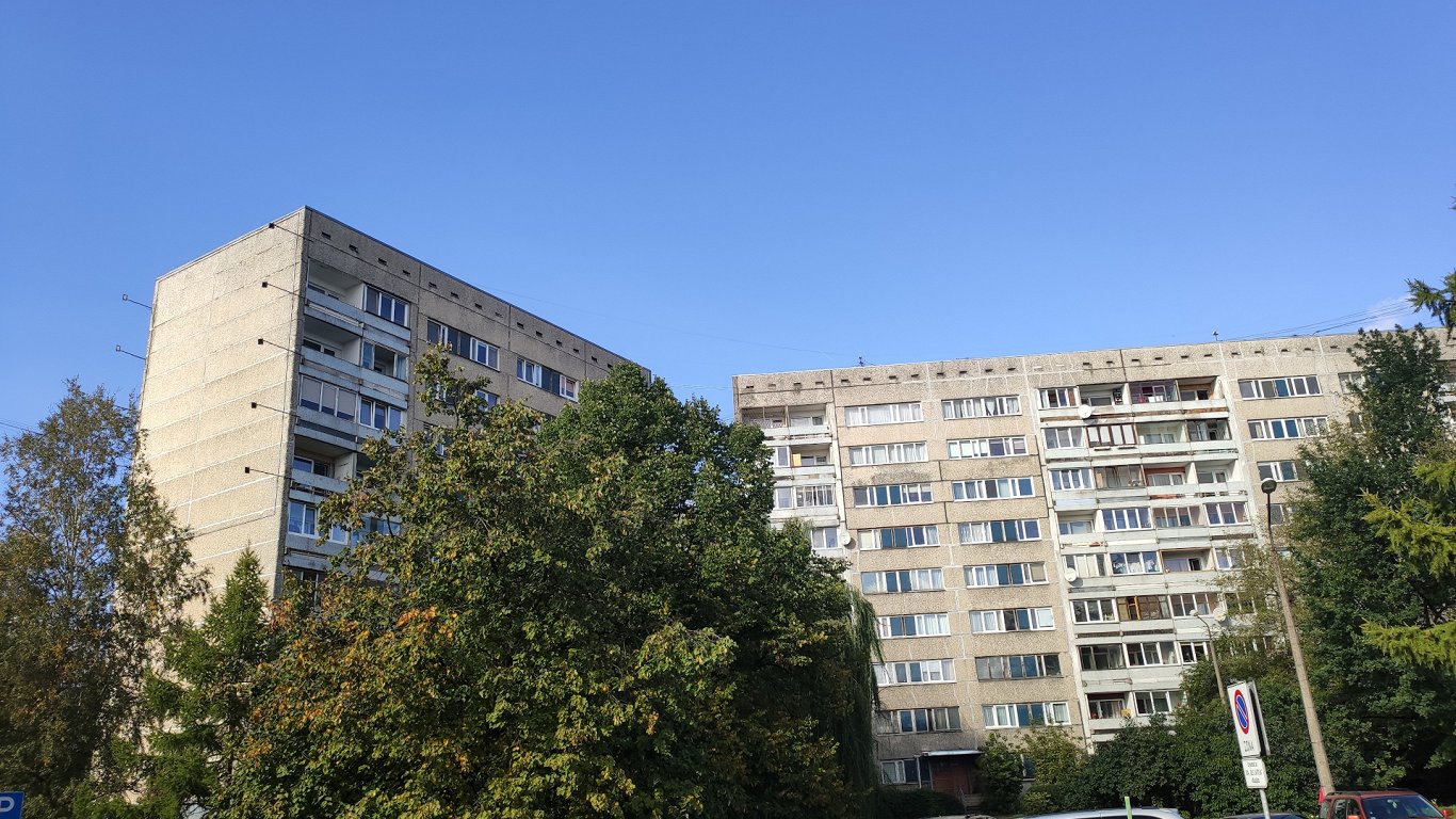 Lielākā daļa Latvijā pārdoto un pirkto māju ir padomju laika dzīvokļi
