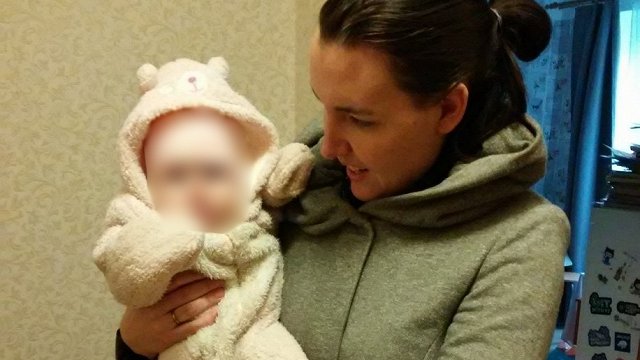 Mirušā zīdaiņa tēvs: Bezvēsts pazudusī sieva ārstējusi pēcdzemdību depresiju