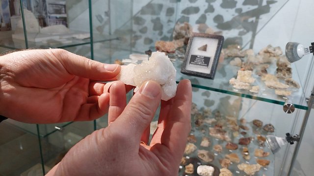 ​​​​​​​Aizkraukles ahāts un Baldones meteorīts – Dabas mājā plaša Latvijas minerālu kolekcija